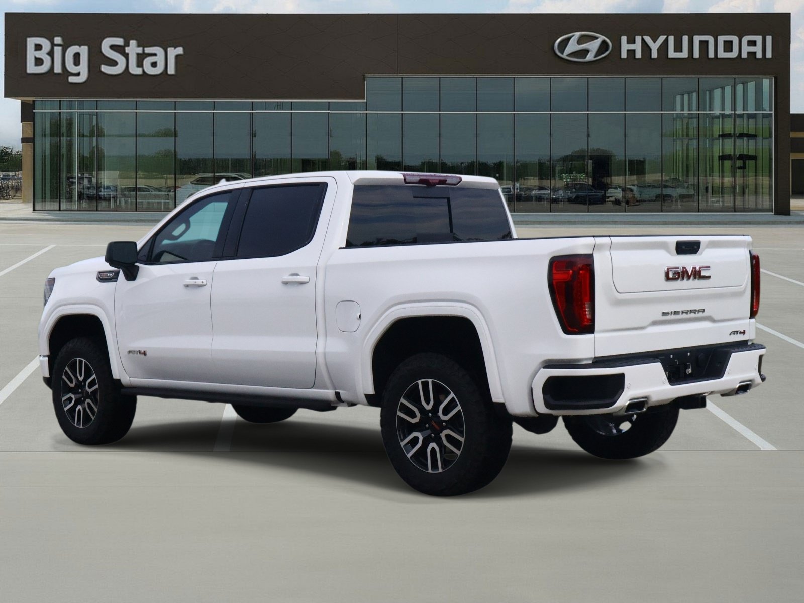 Used 2024 GMC Sierra 1500 AT4 w/ Technology Package AWD/4WD image 3