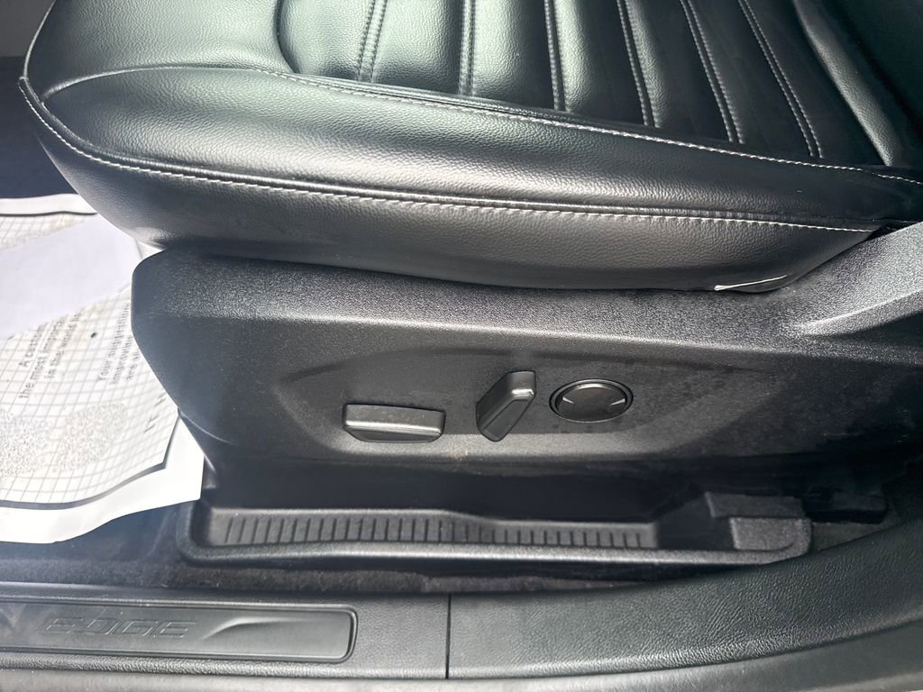 Used 2024 Ford Edge SEL w/ Convenience Package image 27