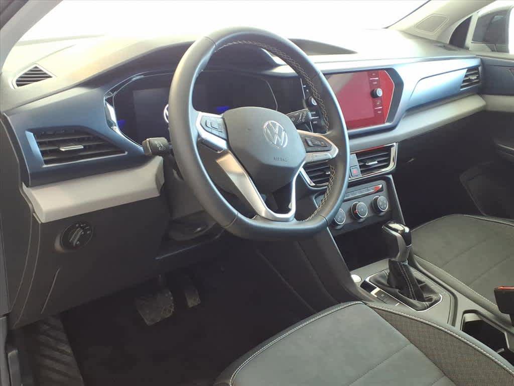 Certified 2022 Volkswagen Taos SE FWD image 9