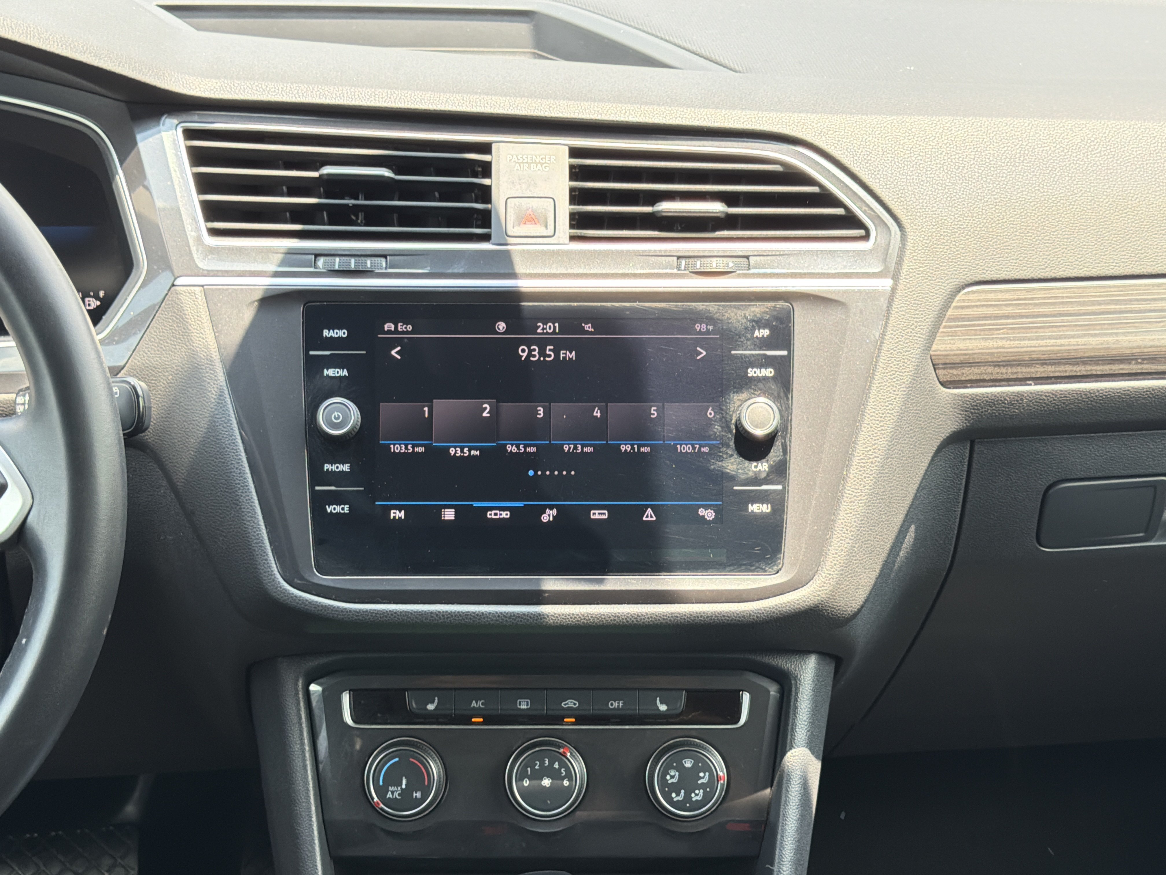 Used 2024 Volkswagen Tiguan Wolfsburg Edition AWD/4WD image 9
