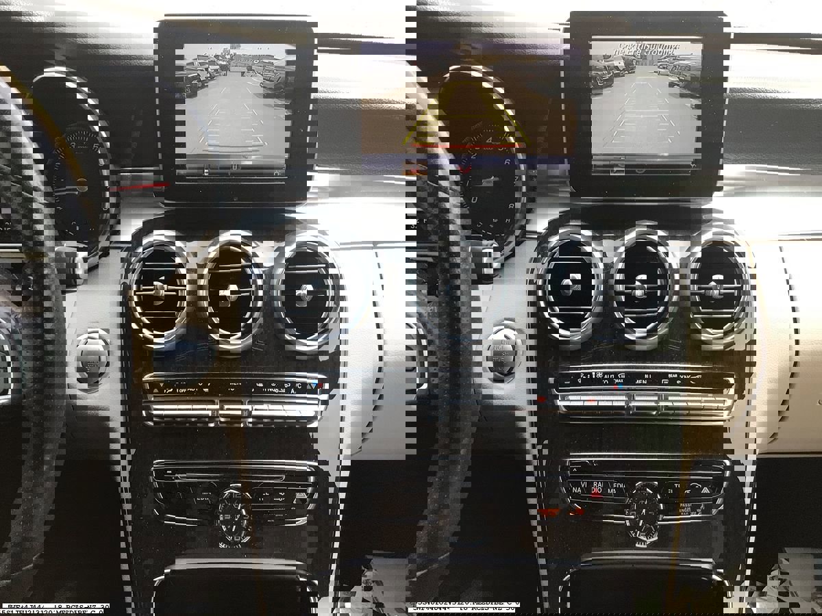 Used 2018 Mercedes-Benz C 300 Sedan image 9