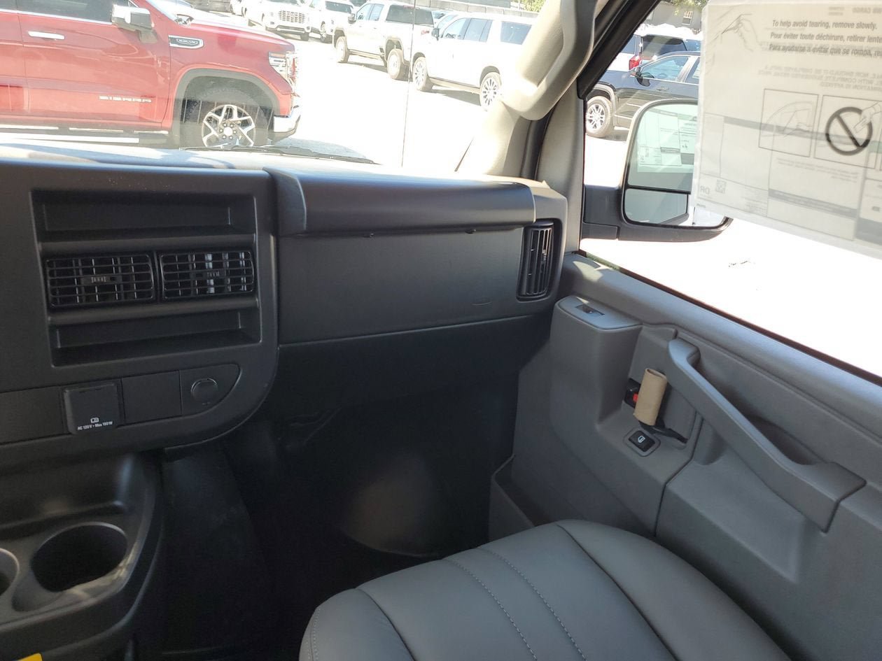 New 2026 GMC Savana 2500 Extended RWD image 15