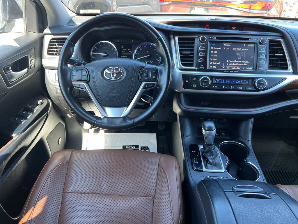 Certified 2018 Toyota Highlander Limited Platinum AWD/4WD image 36