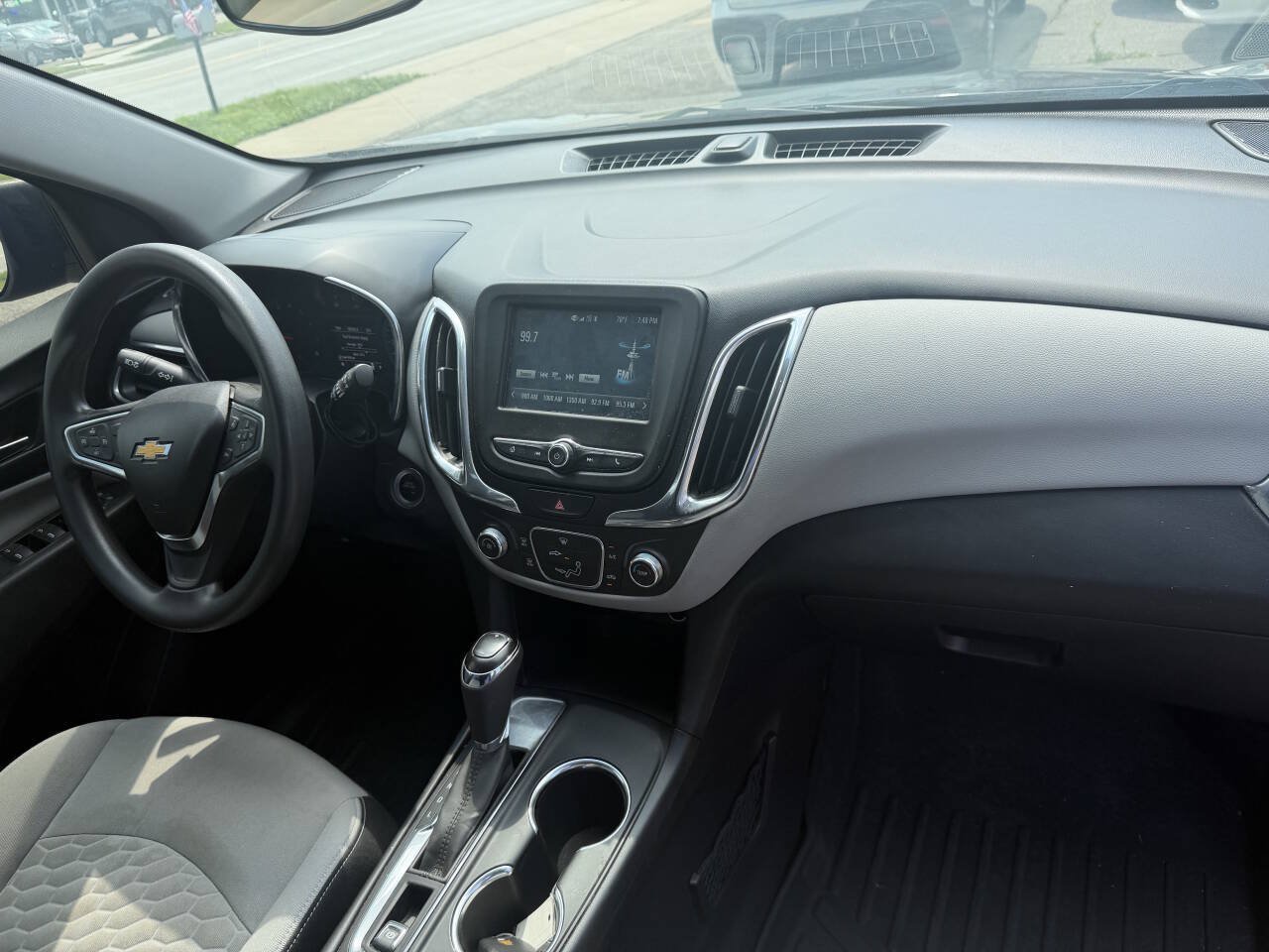 Used 2018 Chevrolet Equinox LS FWD image 8