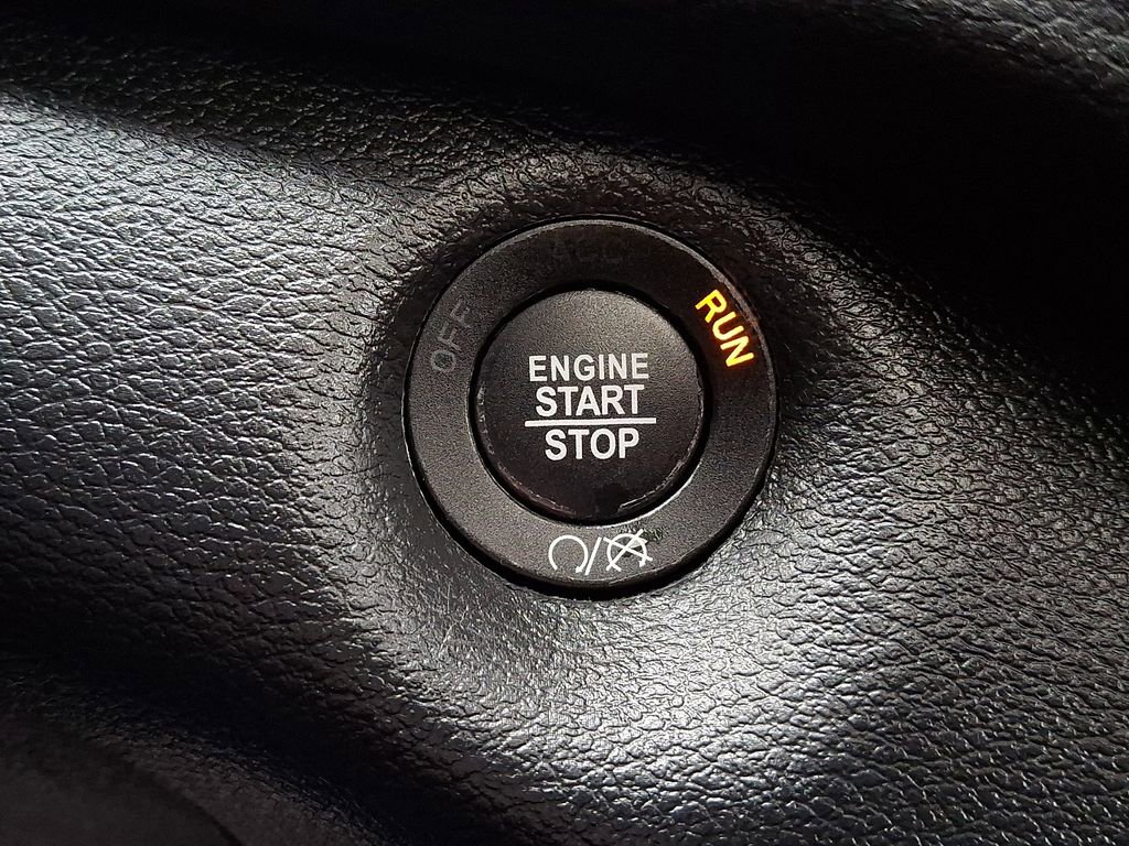 Used 2020 Jeep Cherokee Limited w/ Technology Group image 26