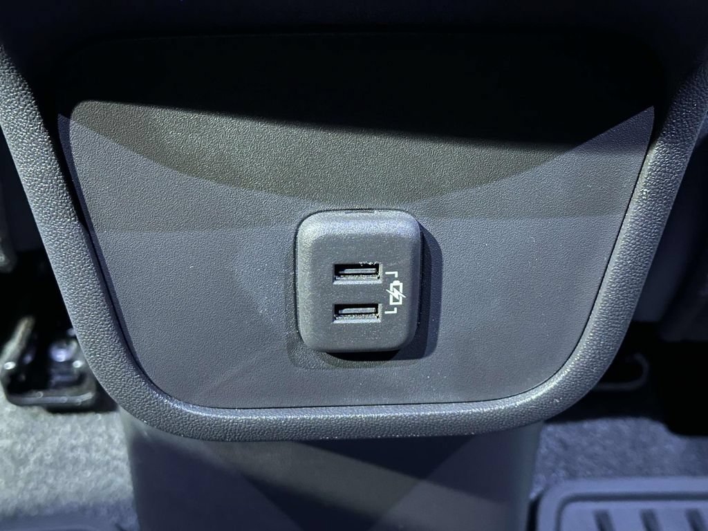 Used 2024 Chevrolet Equinox RS w/ LPO, Floor Liner Package AWD/4WD image 16