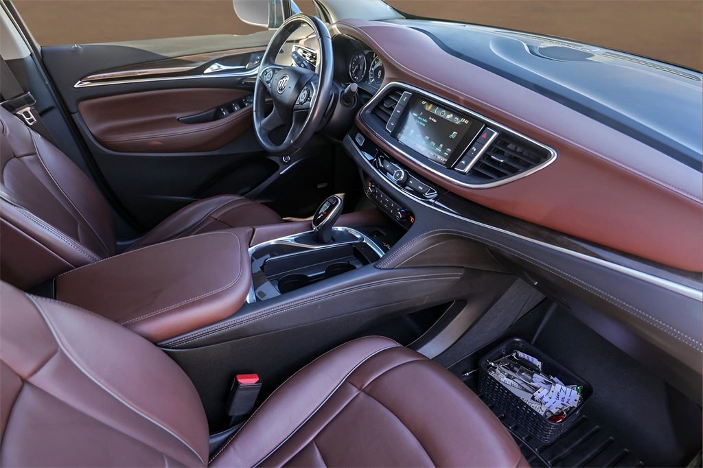 Used 2018 Buick Enclave Avenir w/ Avenir Technology Package image 32