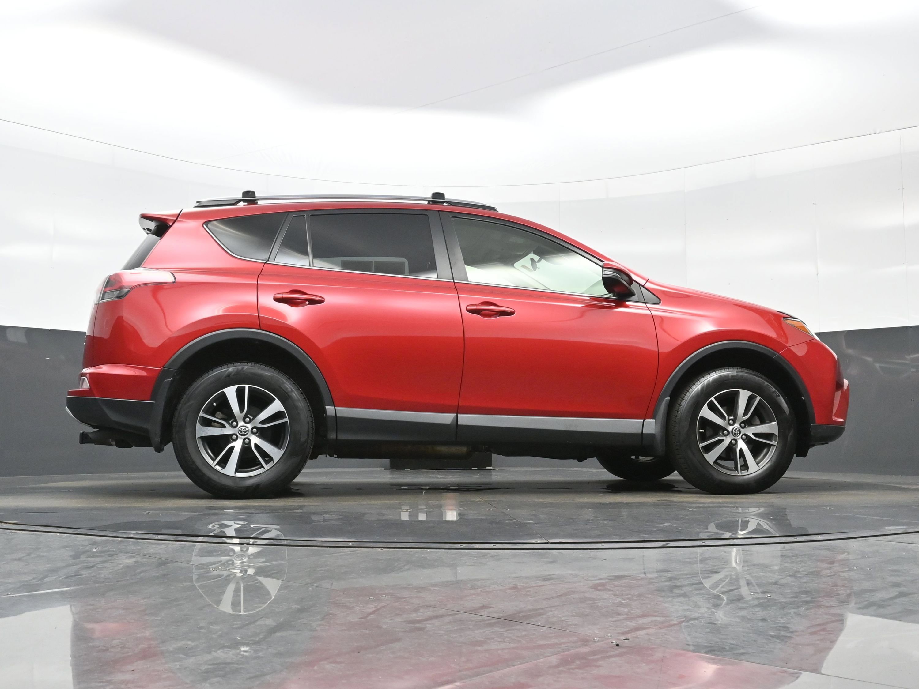 Used 2017 Toyota RAV4 XLE w/ Plus Special Value Package AWD/4WD image 30