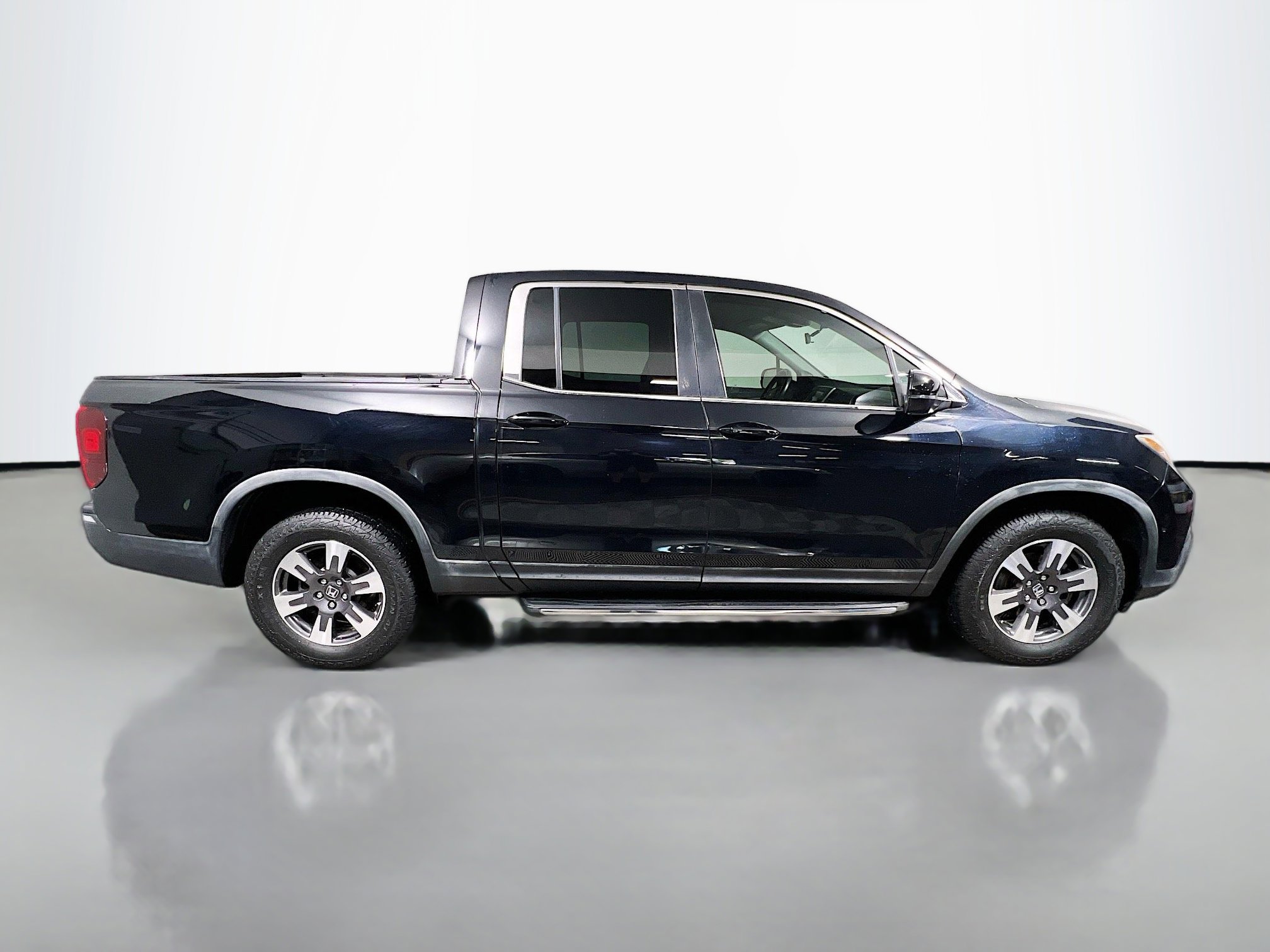 Used 2017 Honda Ridgeline RTL image 3