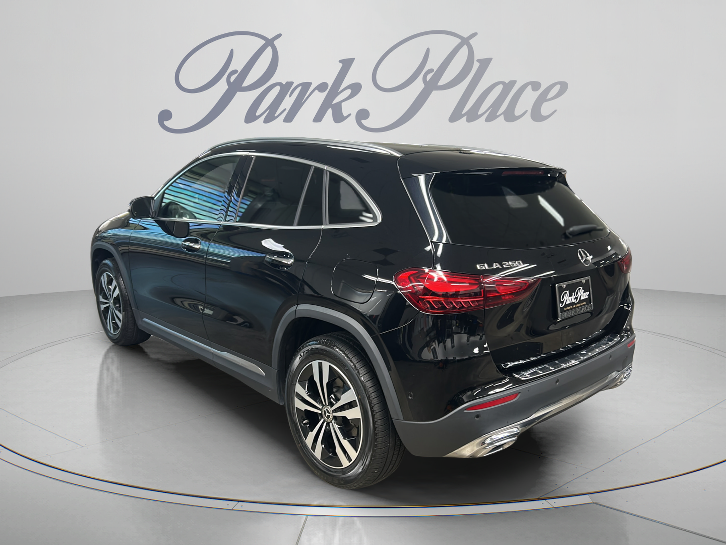 Used 2025 Mercedes-Benz GLA 250 image 3