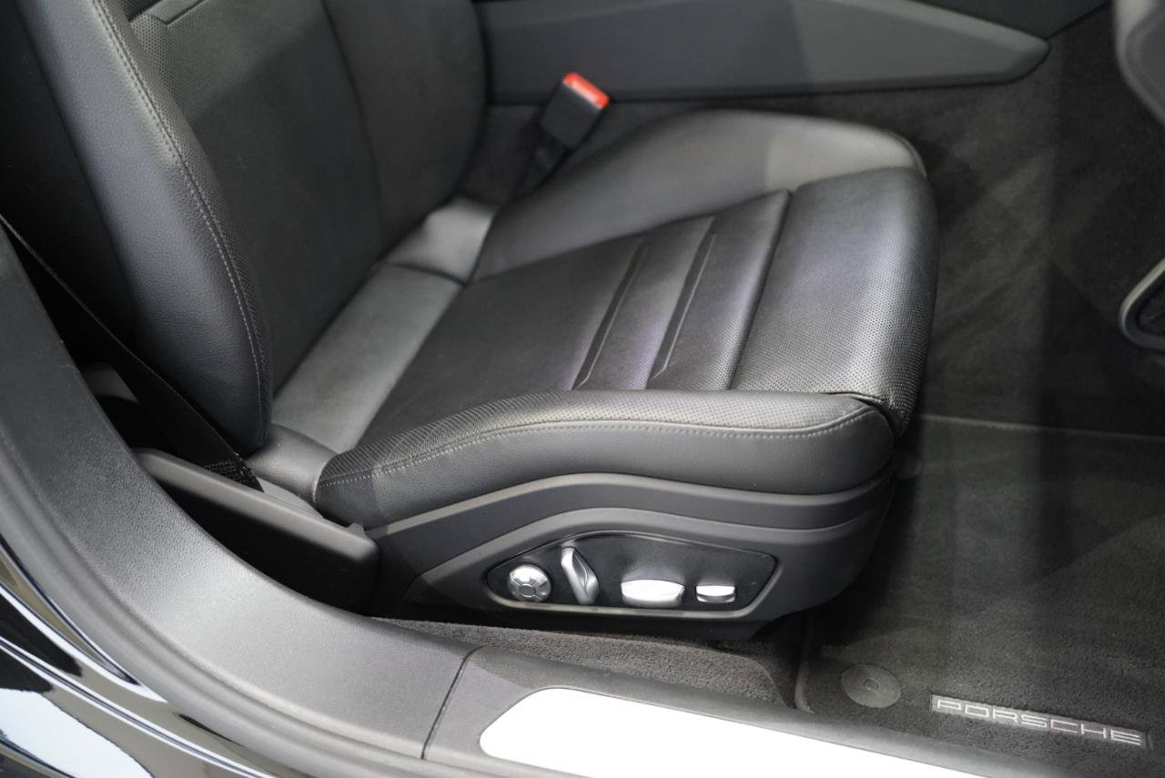Used 2019 Porsche Panamera 4 Executive AWD/4WD image 29