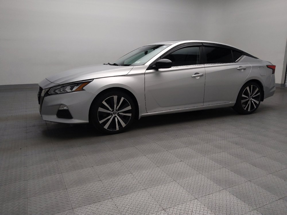 Used 2020 Nissan Altima 2.5 SR w/ Premium Package image 2