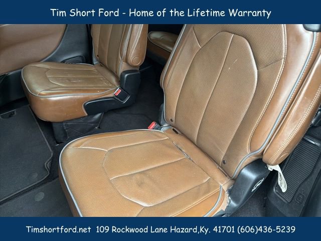 Used 2018 Chrysler Pacifica Limited w/ Tire & Wheel Group image 10