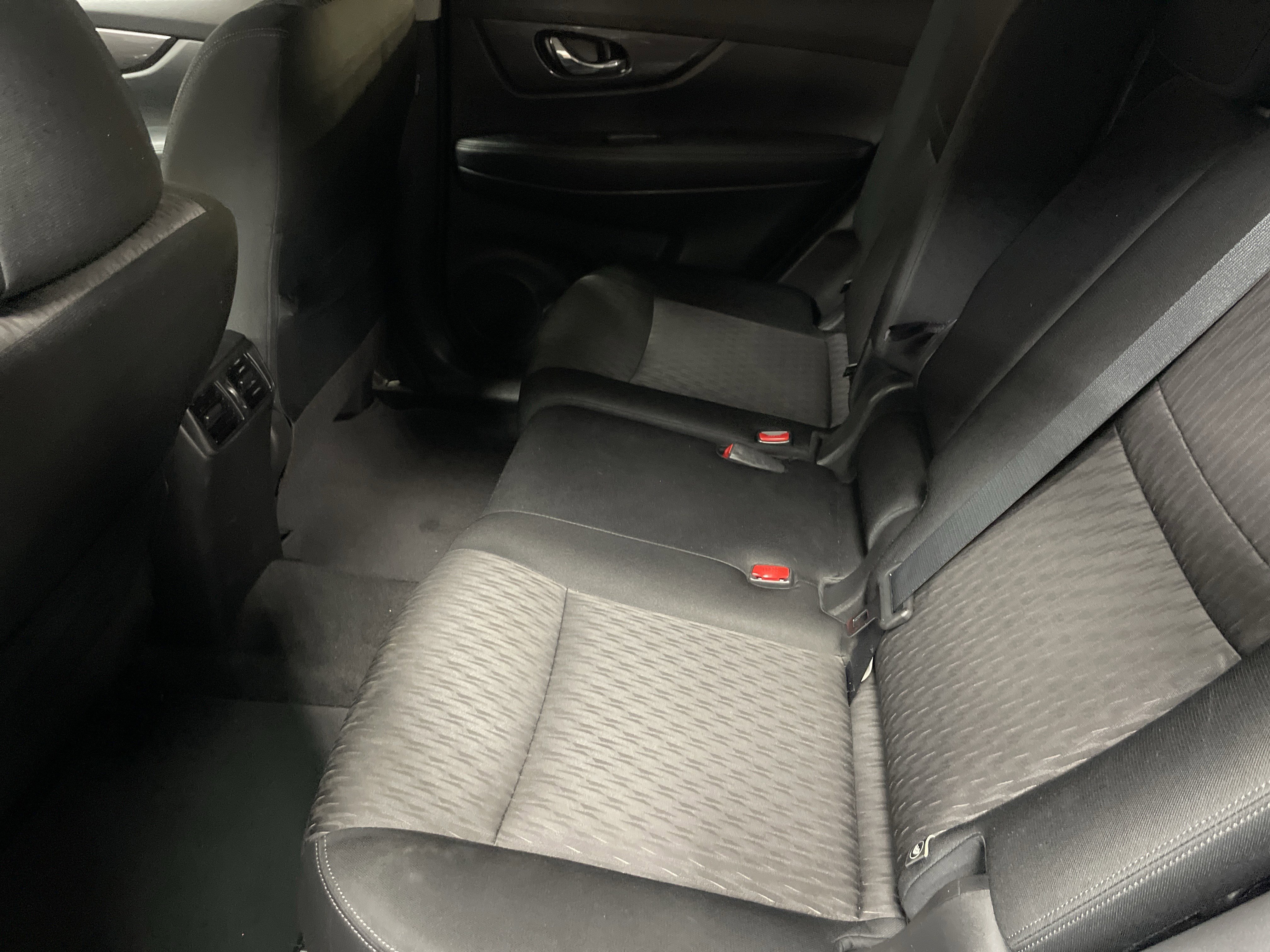 Used 2019 Nissan Rogue SV image 32