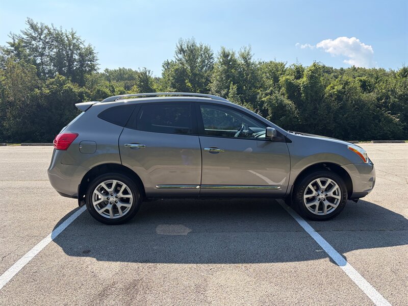 Used 2012 Nissan Rogue SL AWD/4WD image 6