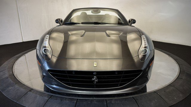 Used 2017 Ferrari California T RWD image 37