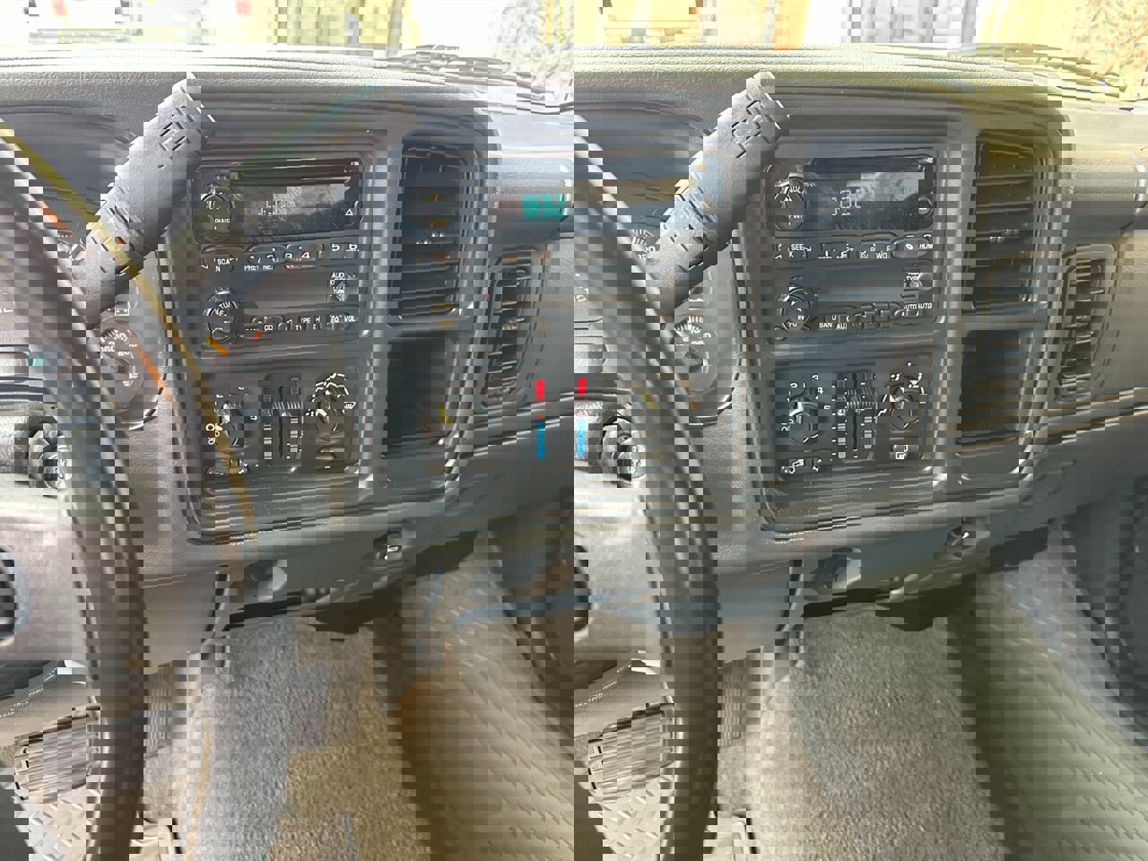 Used 2007 Chevrolet Silverado 2500 LT w/ Heavy-Duty Power Package image 17