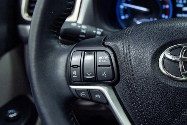 Used 2016 Toyota Highlander XLE image 15