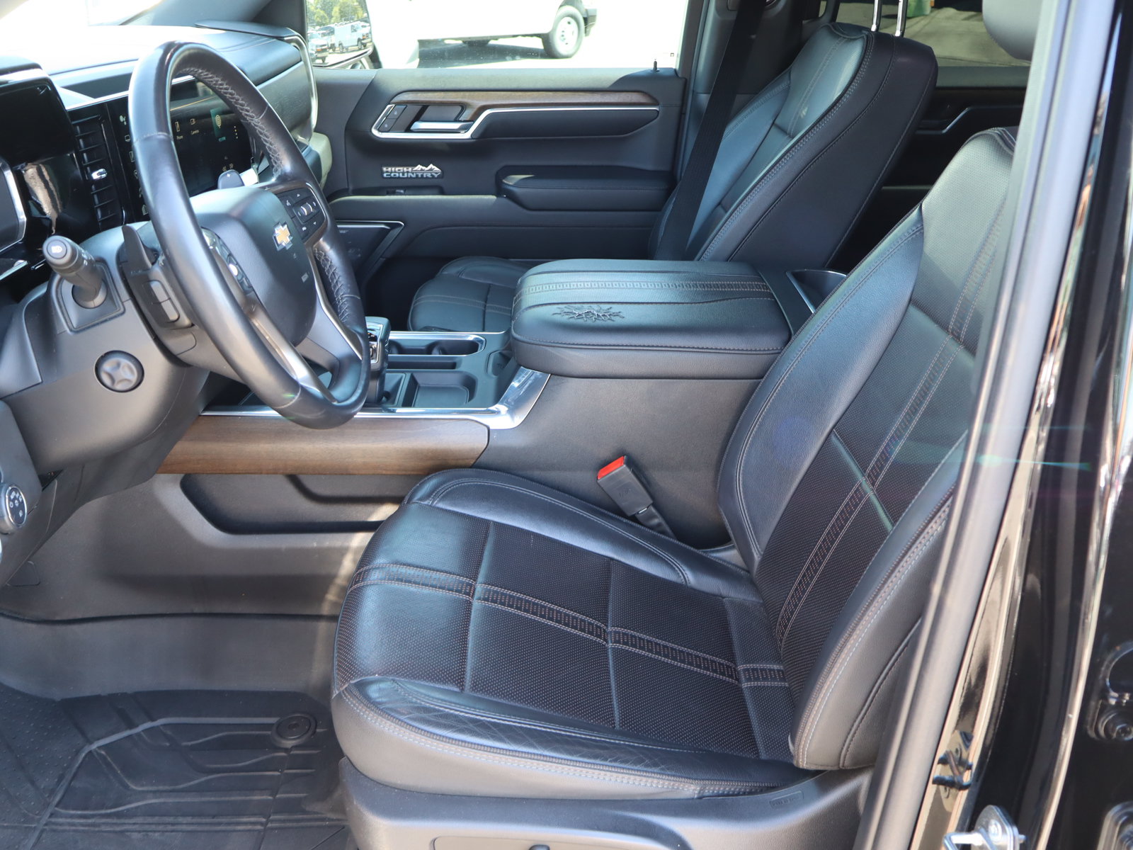 Used 2023 Chevrolet Silverado 1500 High Country w/ Technology Package AWD/4WD image 19