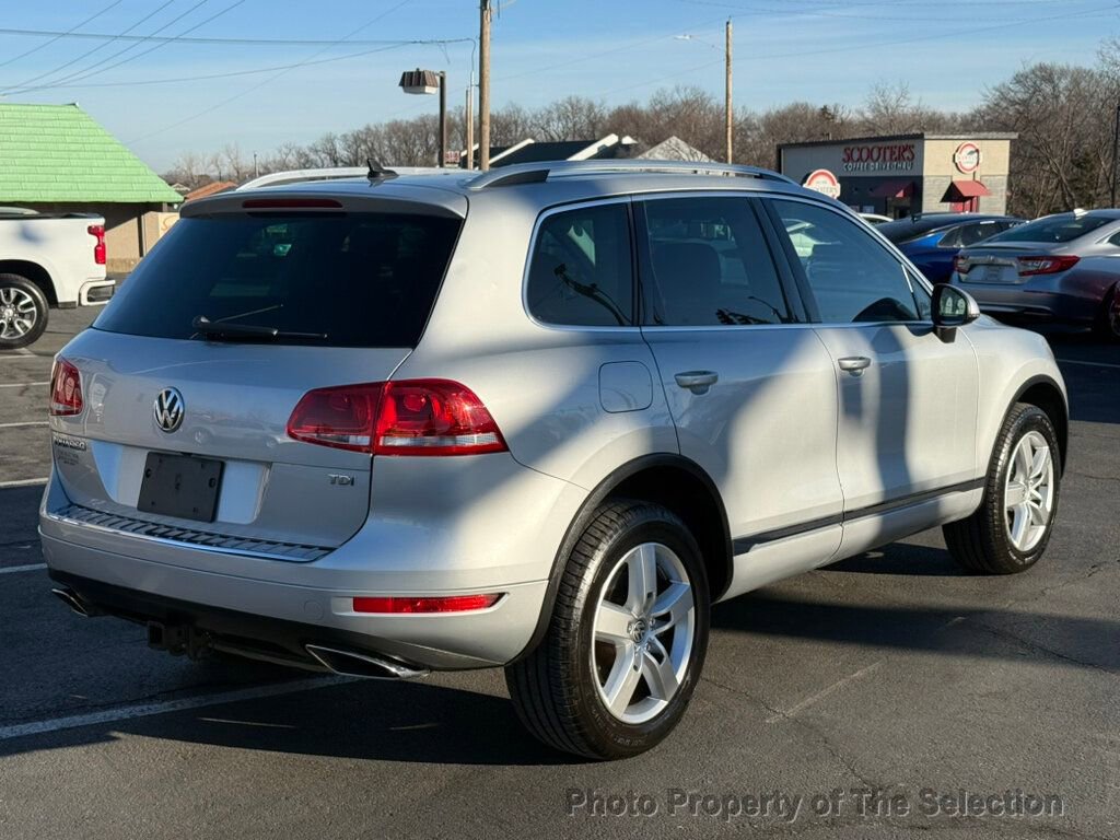 Used 2014 Volkswagen Touareg TDI image 16