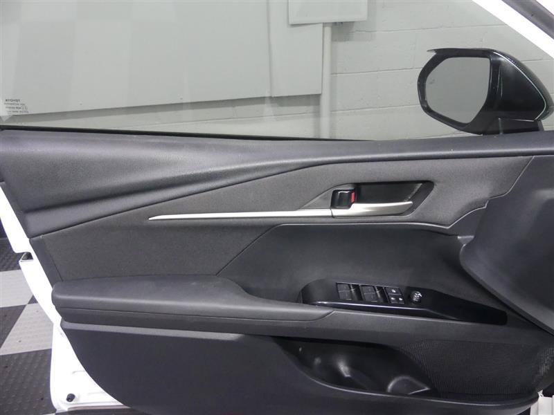 Used 2025 Toyota Camry LE FWD image 17