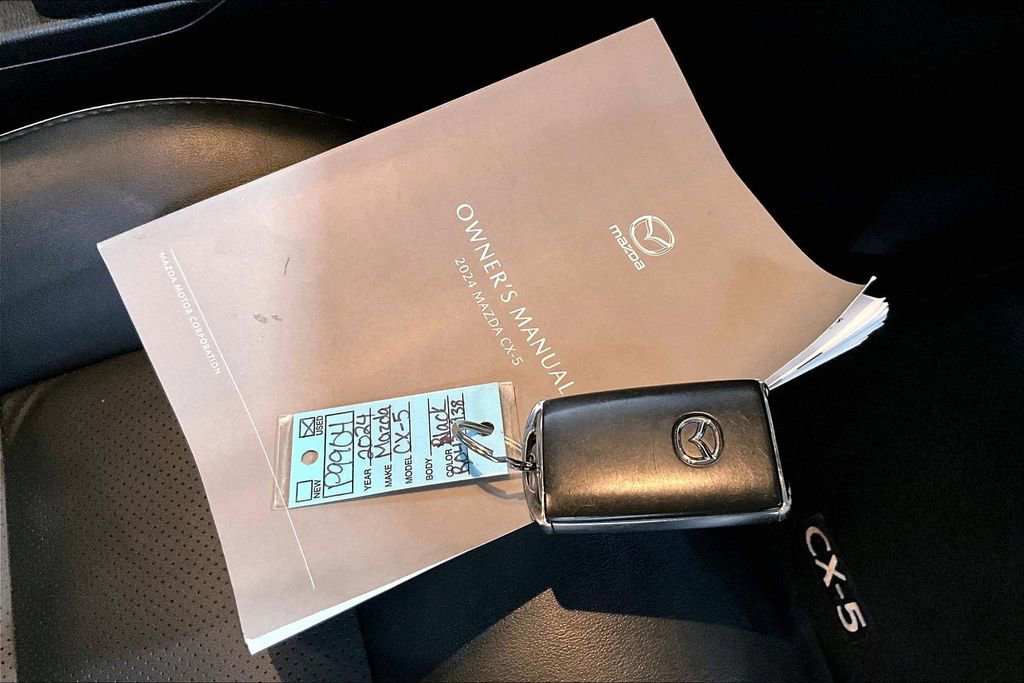 Used 2024 MAZDA CX-5 AWD 2.5 S w/ Select Package image 32