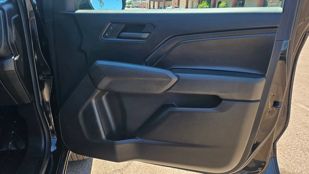 Used 2023 Chevrolet Colorado W/T RWD image 17