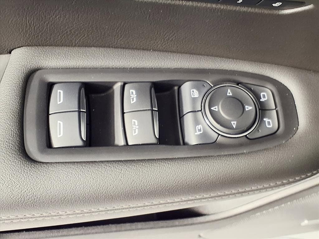 Certified 2025 Cadillac XT6 Premium Luxury image 9