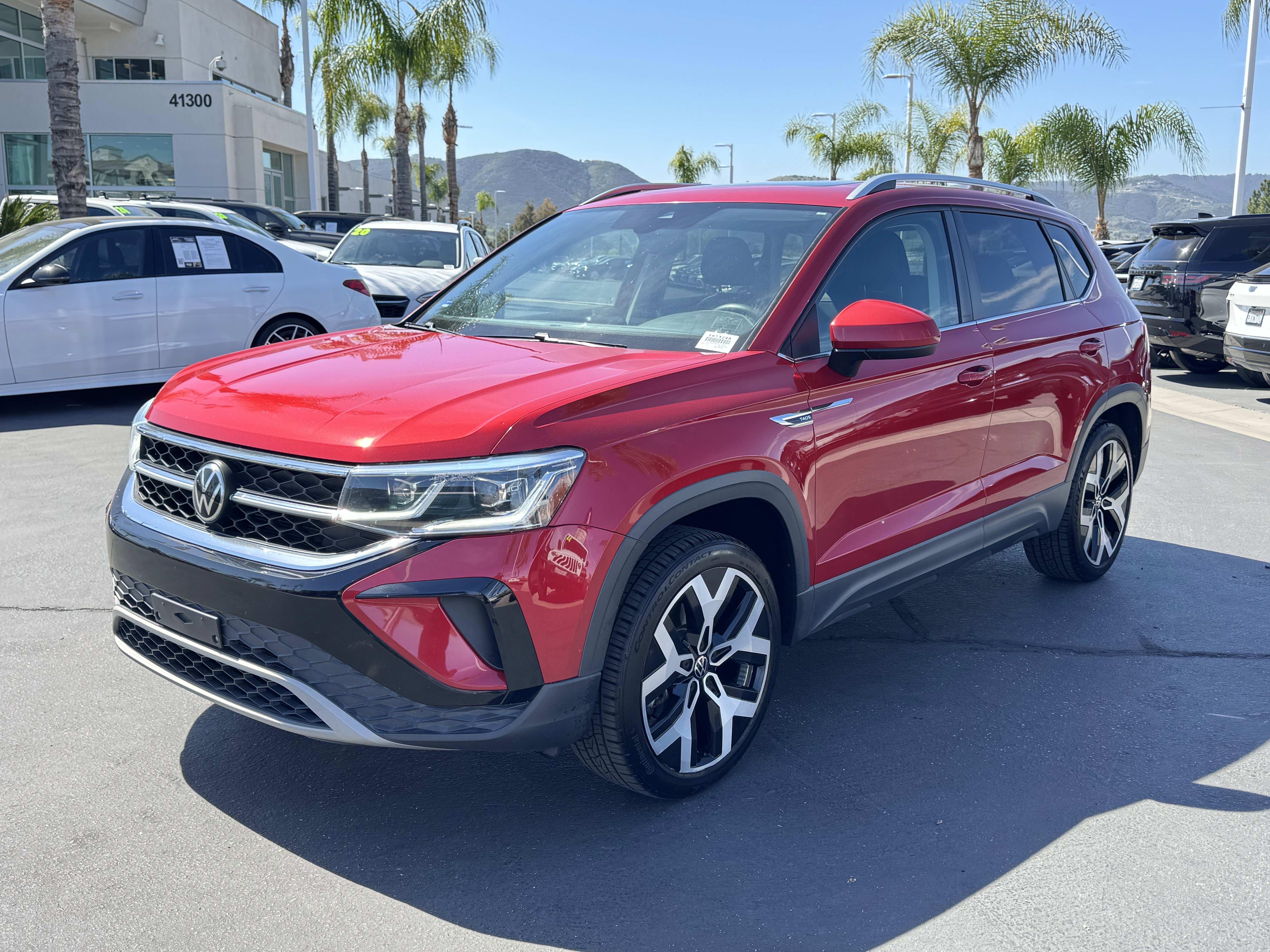 Used 2022 Volkswagen Taos SEL w/ Panoramic Sunroof Package image 5