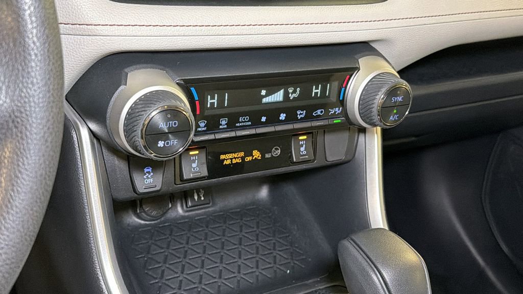 Used 2019 Toyota RAV4 XLE image 29