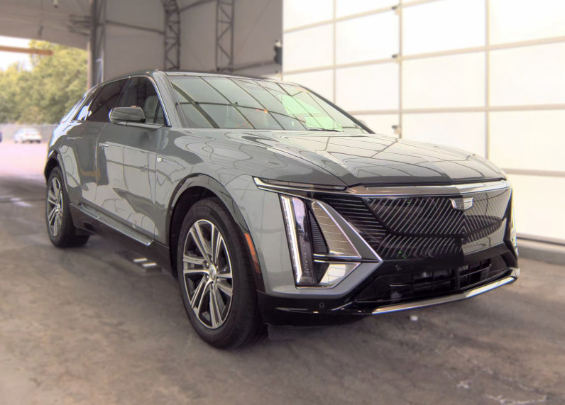 Used 2023 Cadillac Lyriq 2WD video 2
