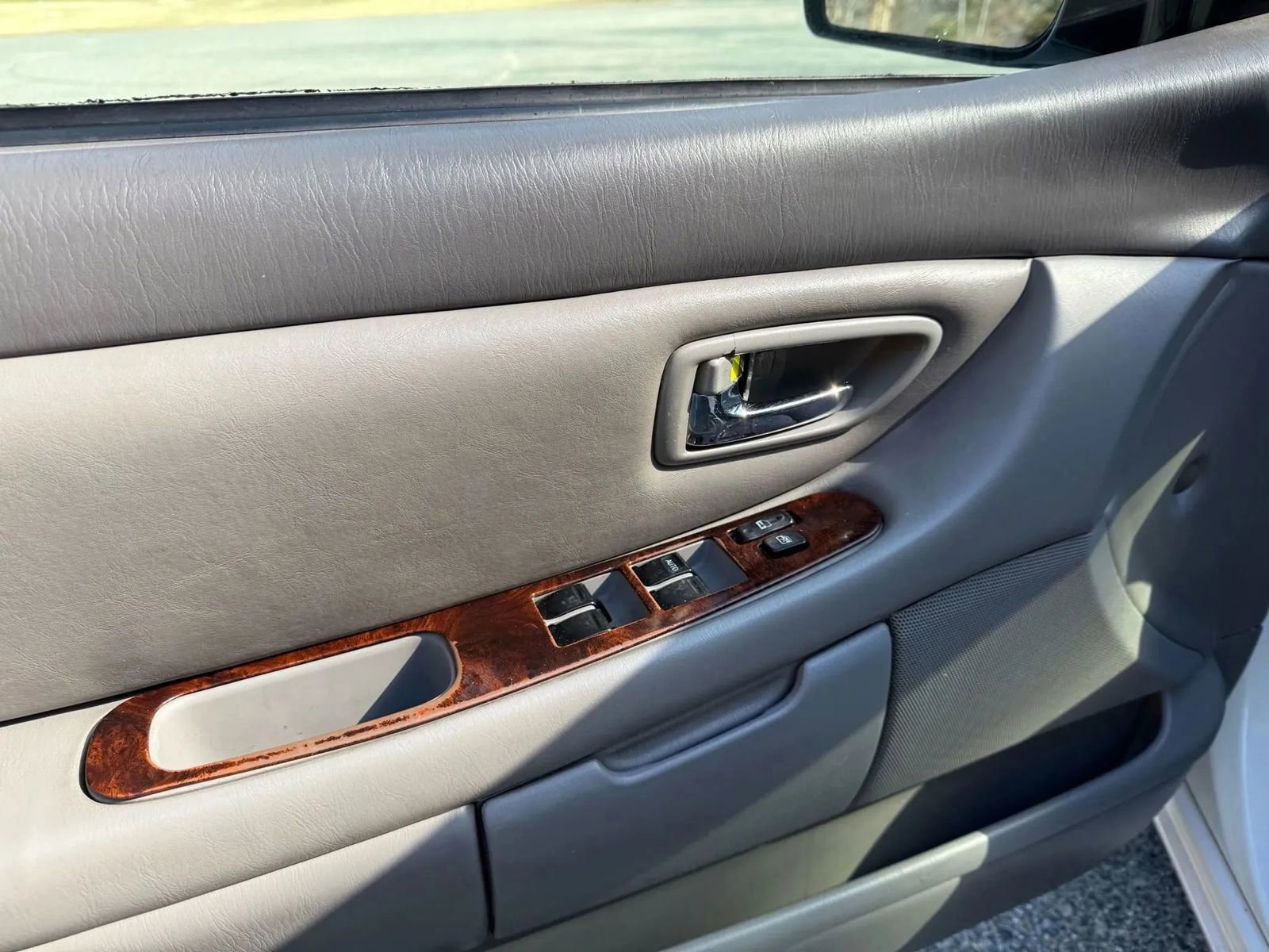 Used 2001 Toyota Avalon XL FWD image 21