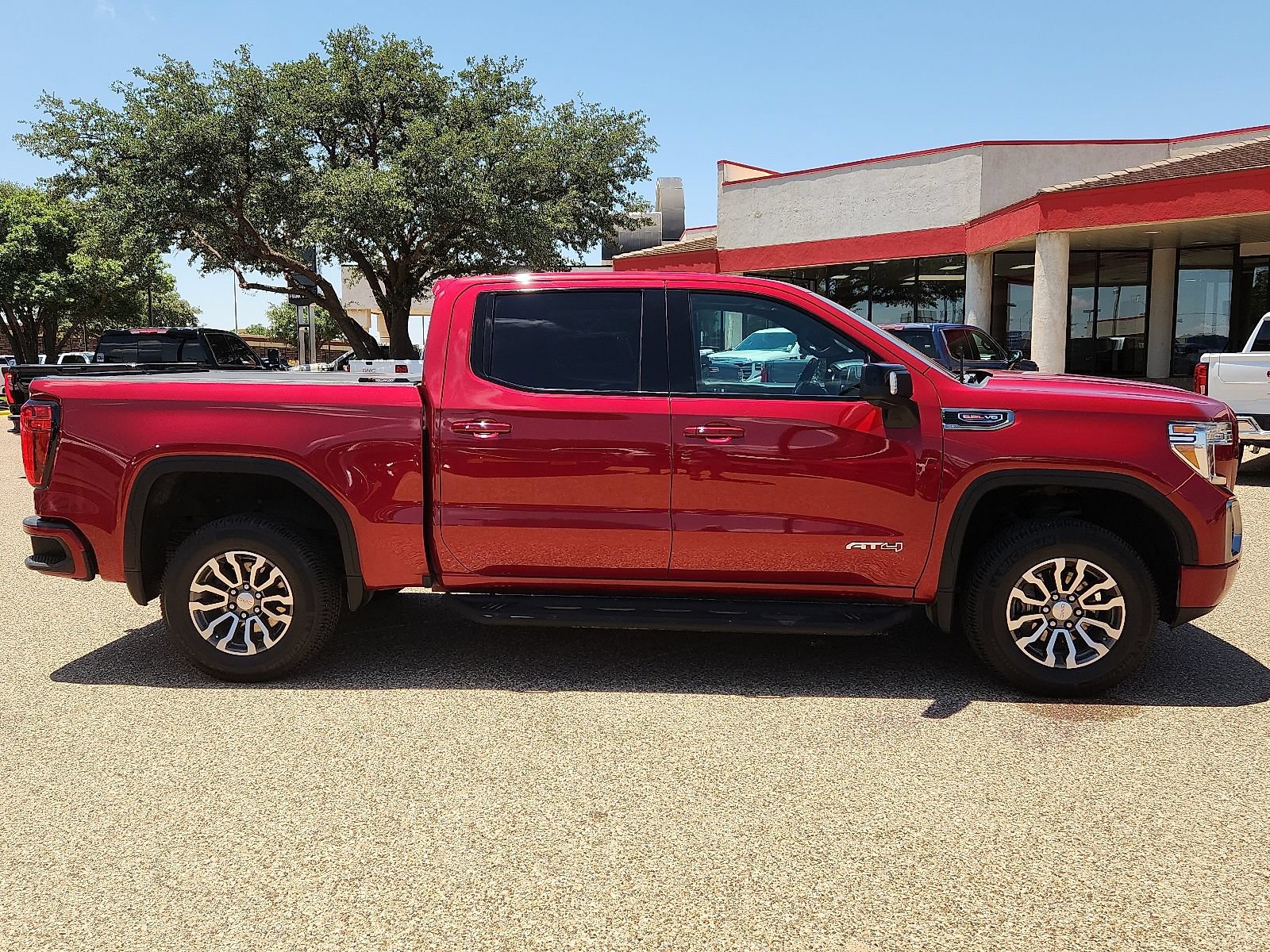 Used 2020 GMC Sierra 1500 AT4 w/ Off-Road Performance Package AWD/4WD image 5