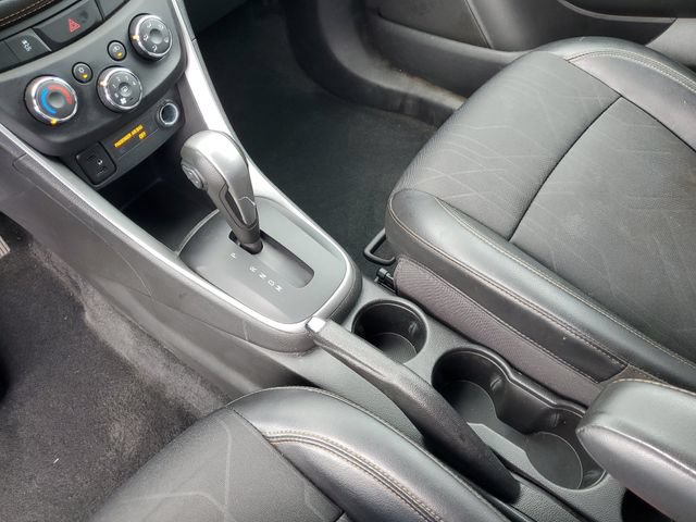 Used 2020 Chevrolet Trax LT w/ LT Convenience Package AWD/4WD image 25
