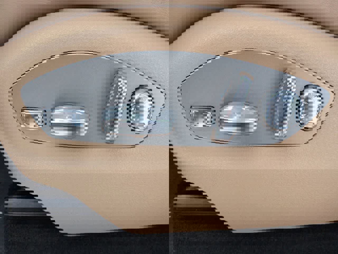 Used 2023 Porsche Macan Turbo image 17