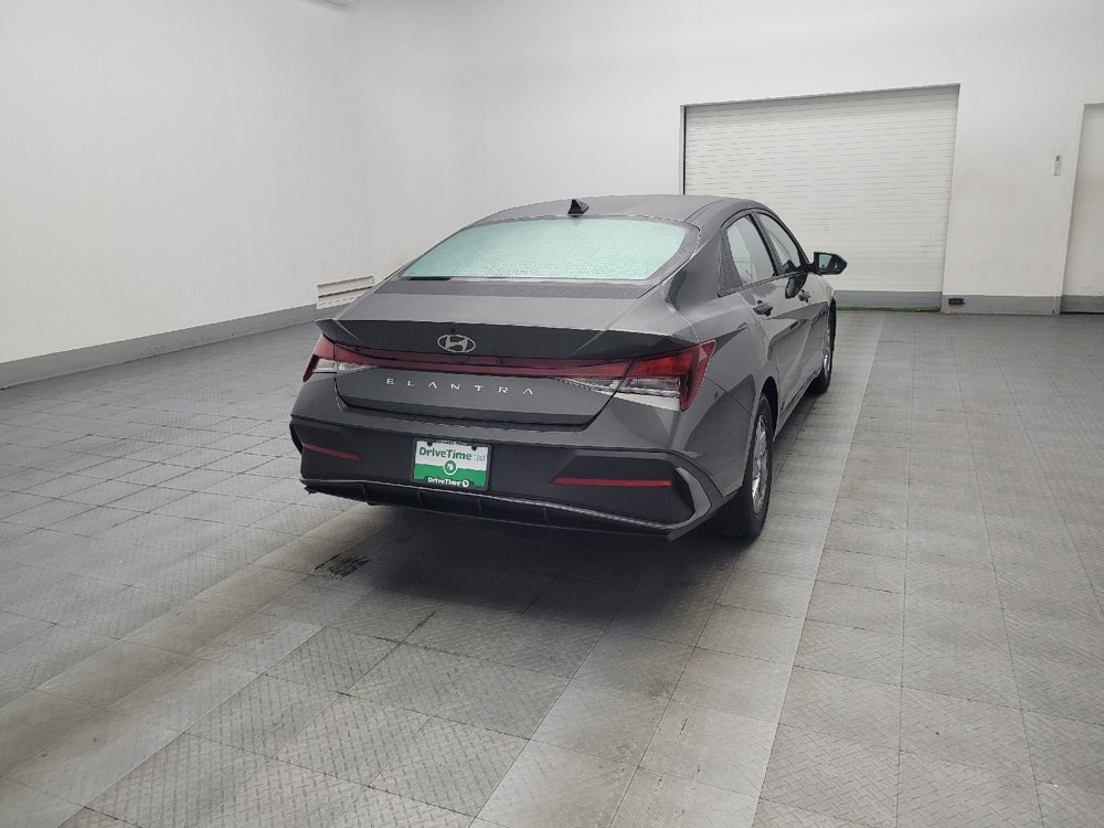 Used 2024 Hyundai Elantra SE image 9
