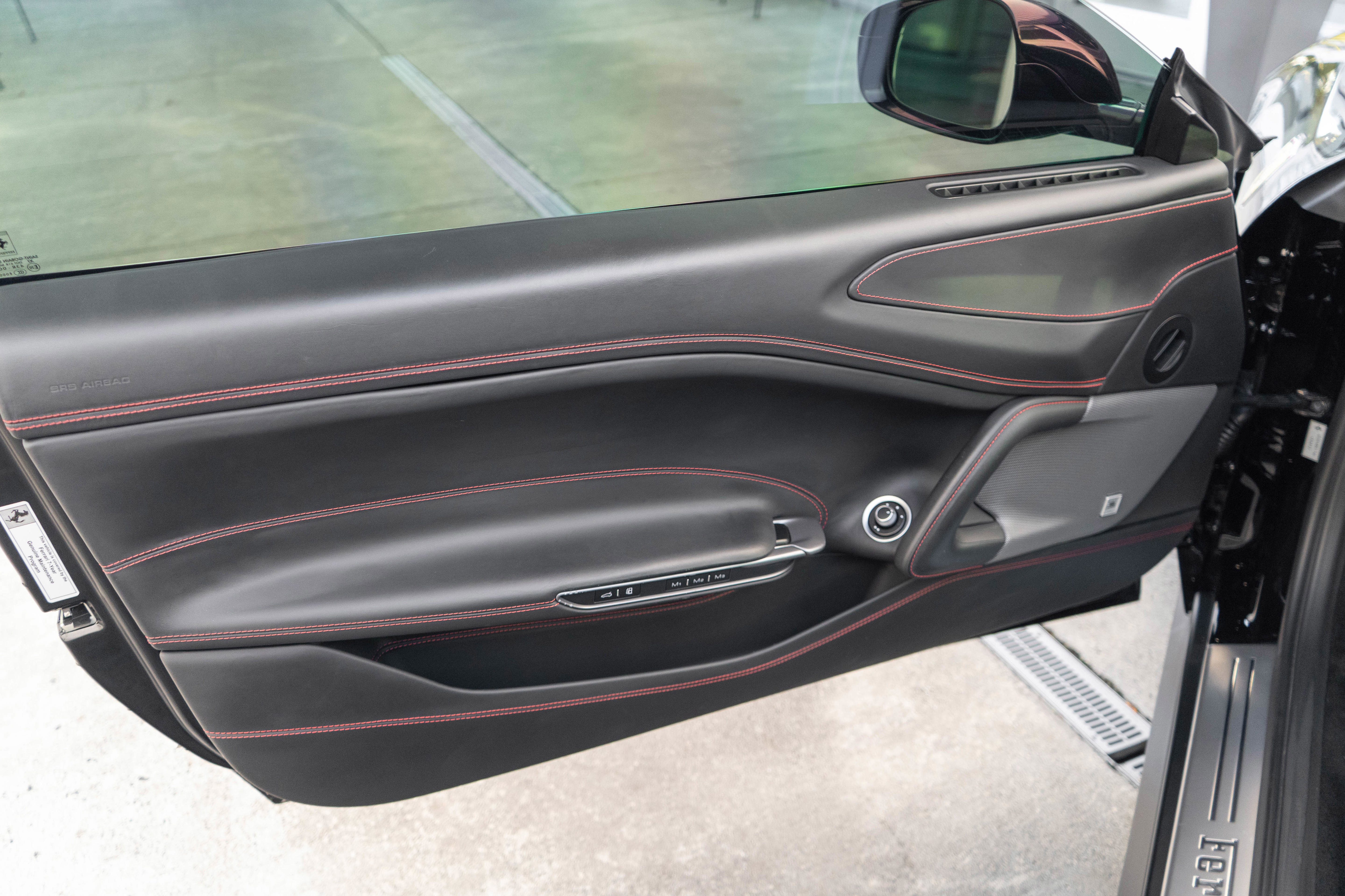 Used 2018 Ferrari GTC4Lusso T image 12