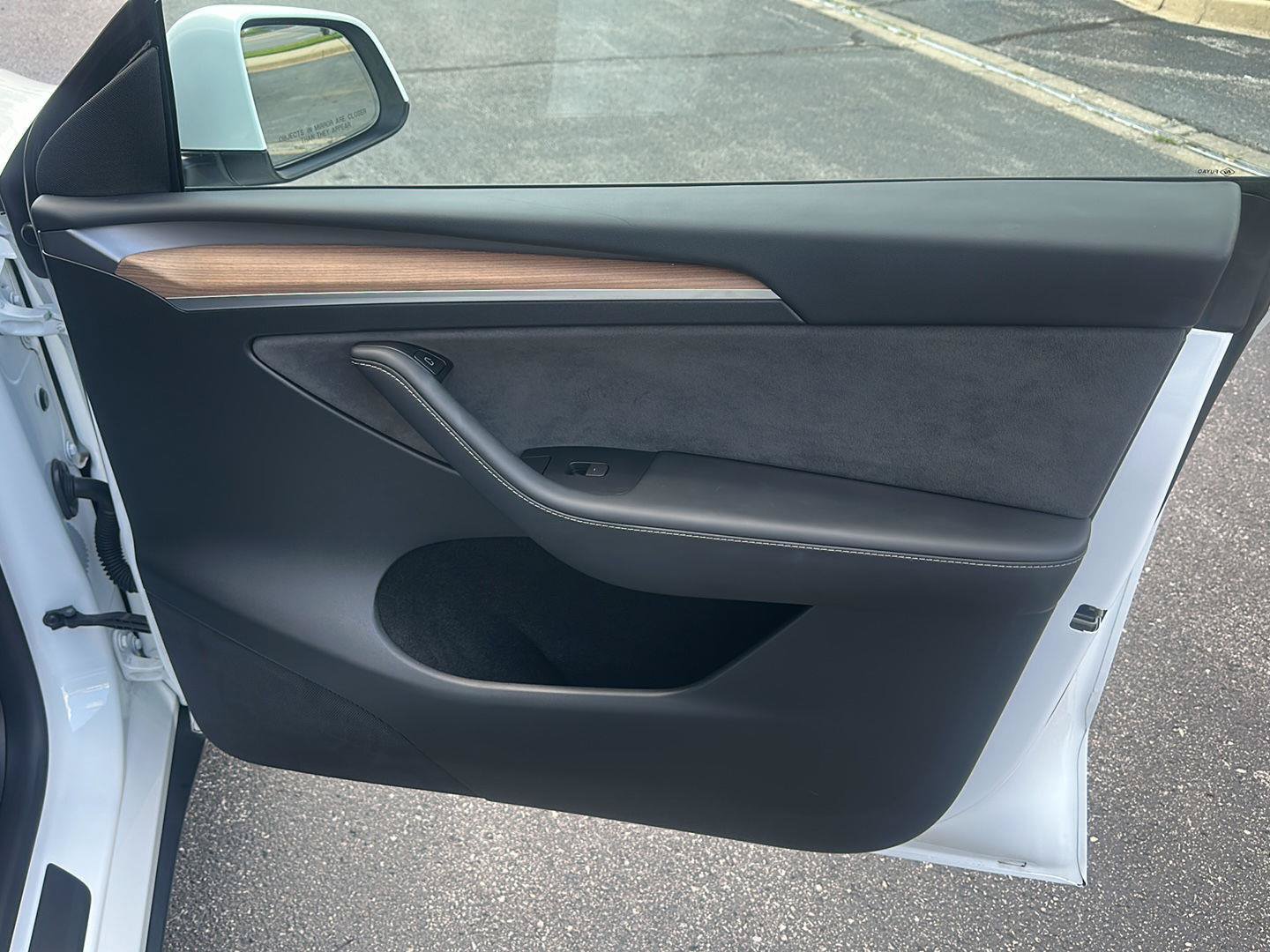 Used 2024 Tesla Model Y Long Range RWD image 12