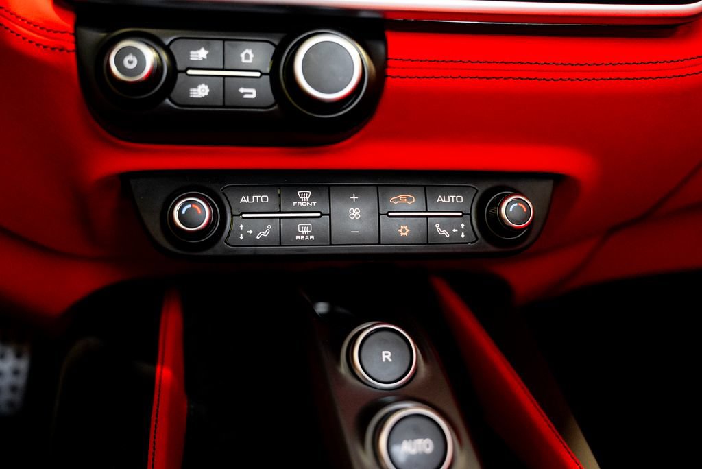 Used 2020 Ferrari Portofino RWD image 57