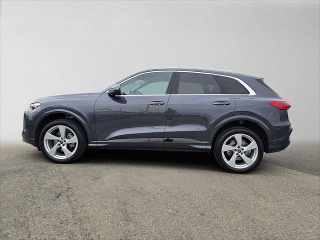 Used 2025 Audi Q5 Premium Plus w/ Premium Plus AWD/4WD image 6