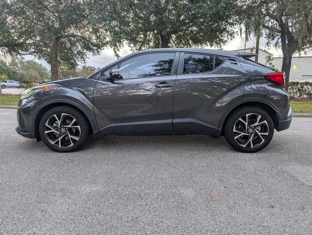 Used 2021 Toyota C-HR XLE image 5