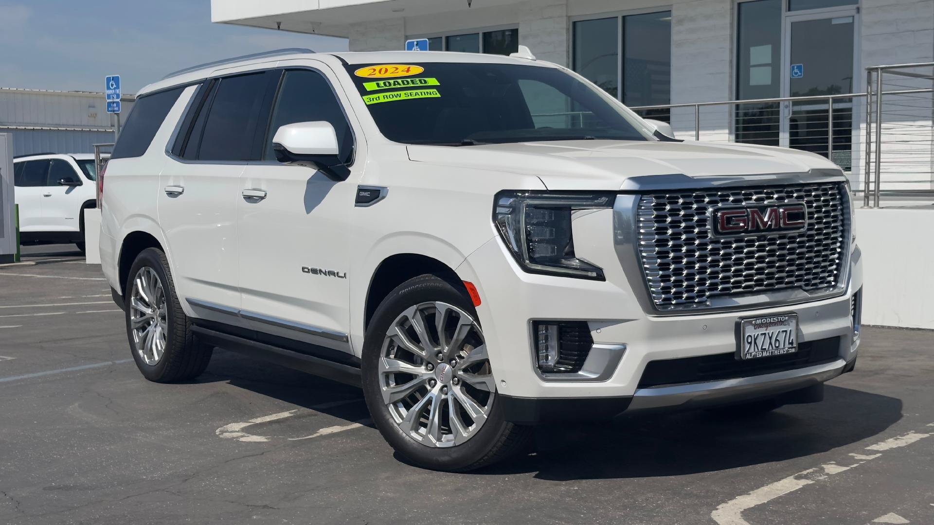 Used 2024 GMC Yukon Denali w/ Denali Reserve Package AWD/4WD image 1