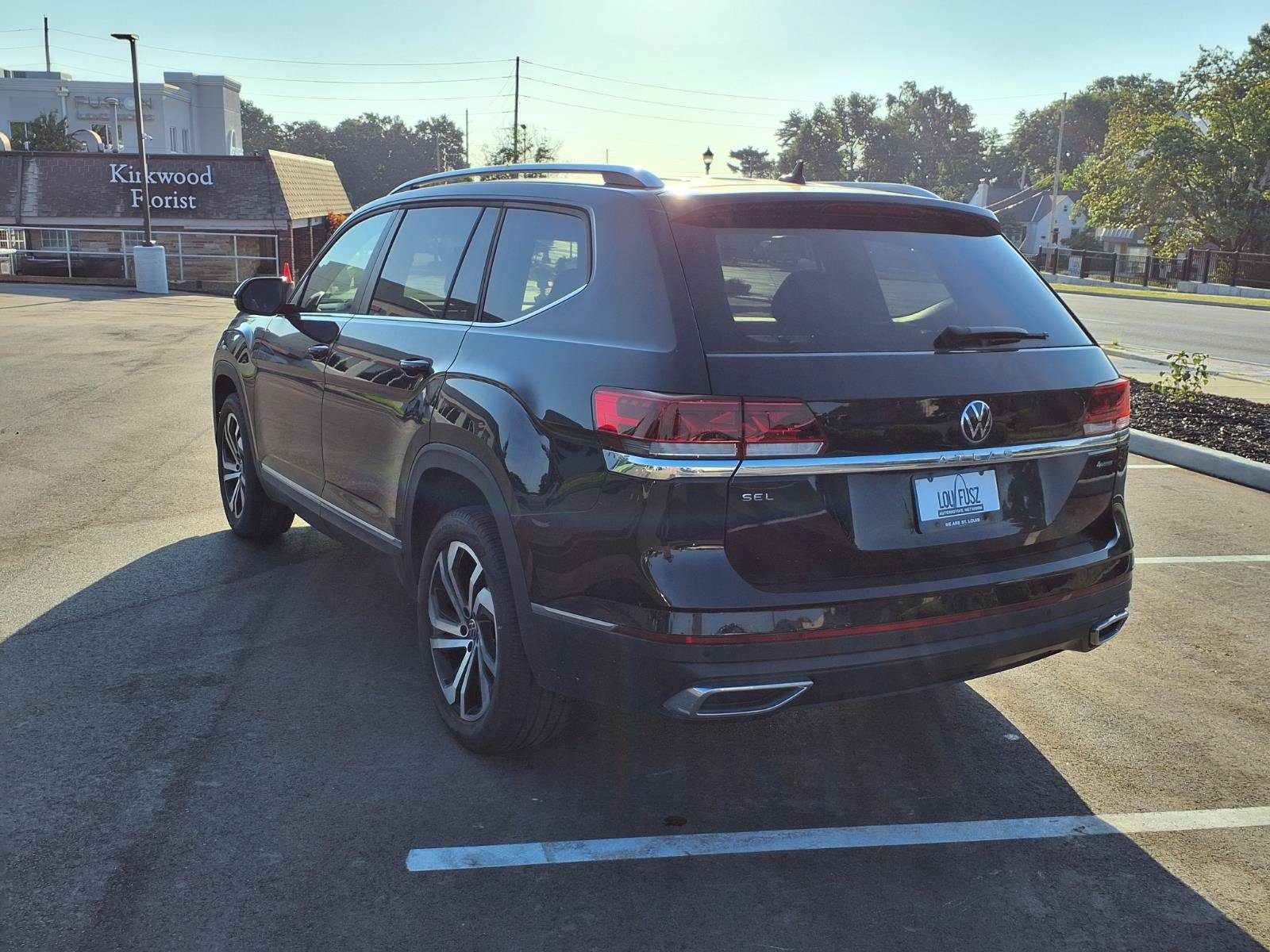 Used 2023 Volkswagen Atlas SEL AWD/4WD image 29