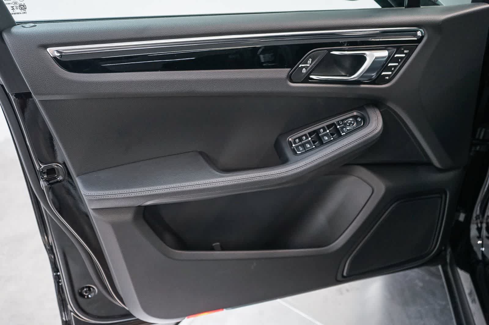 New 2026 Porsche Macan AWD/4WD image 27