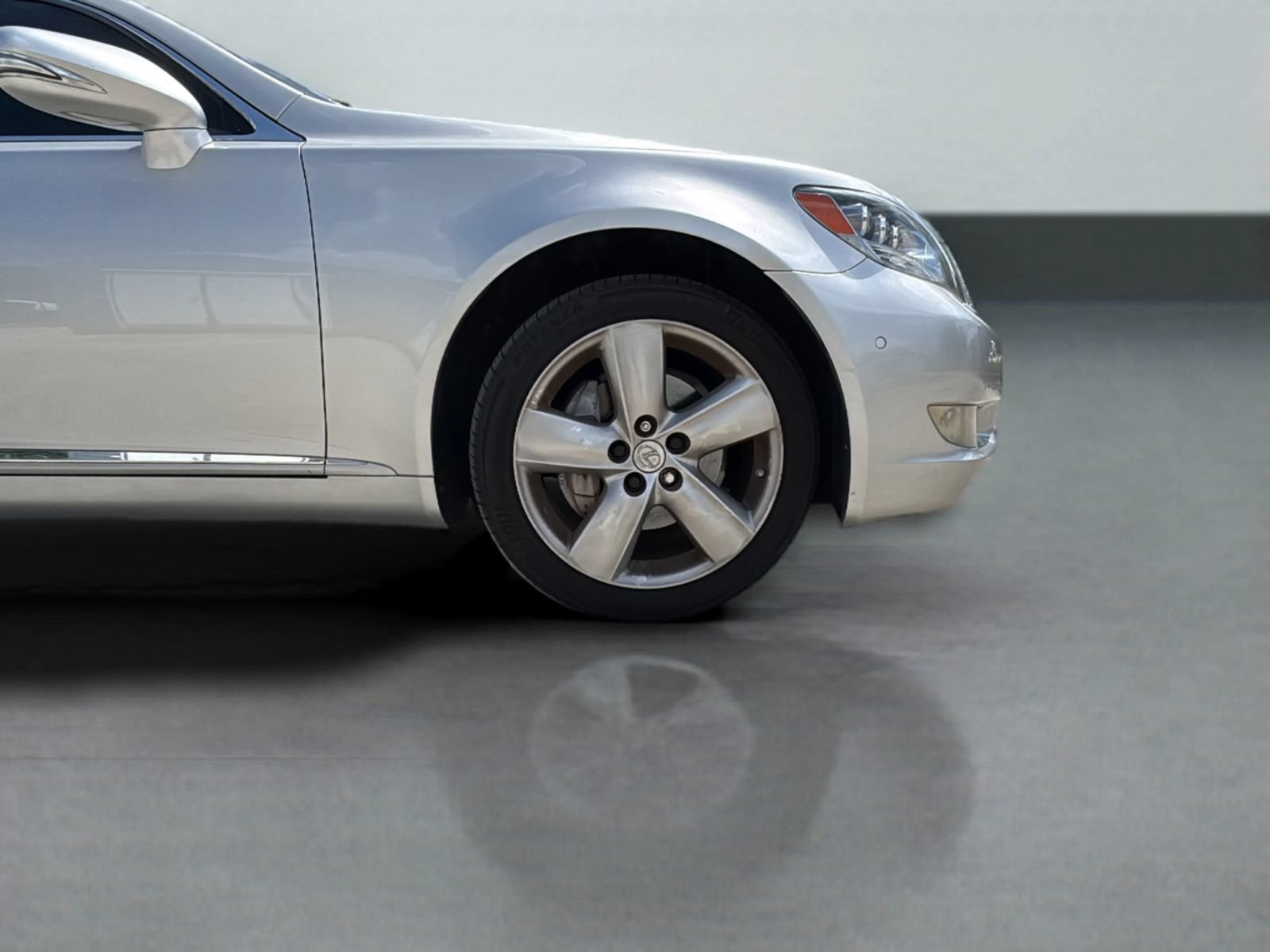 Used 2012 Lexus LS 460 L w/ Luxury Pkg RWD image 28