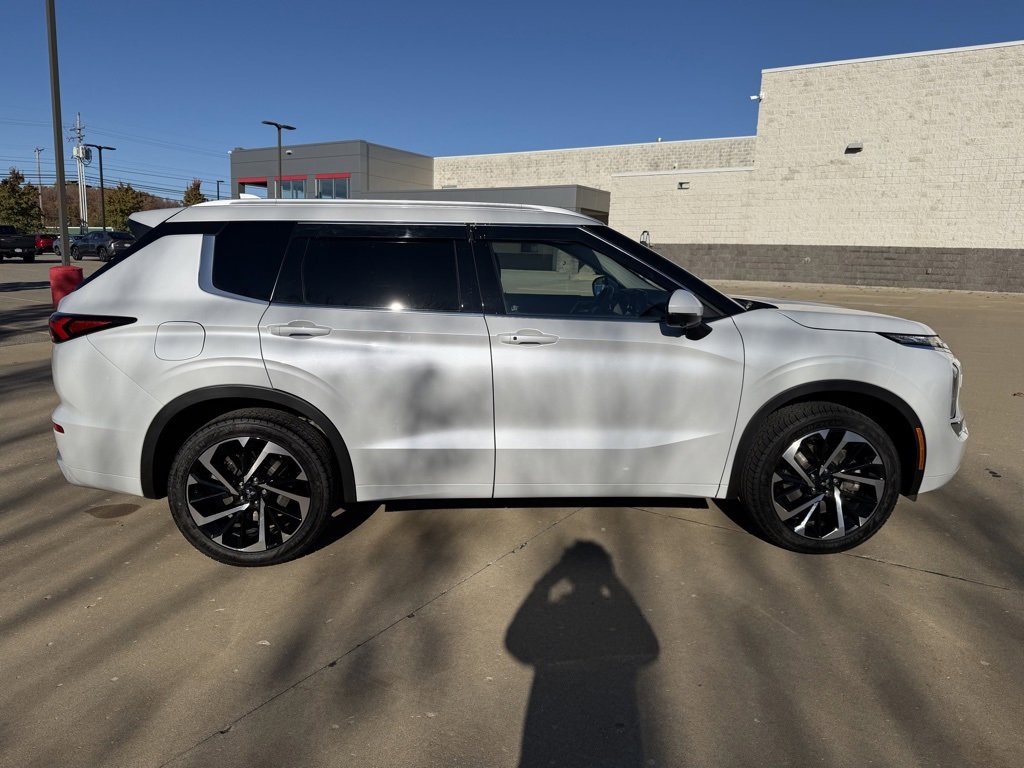 Used 2023 Mitsubishi Outlander SEL 40th Anniversary image 6