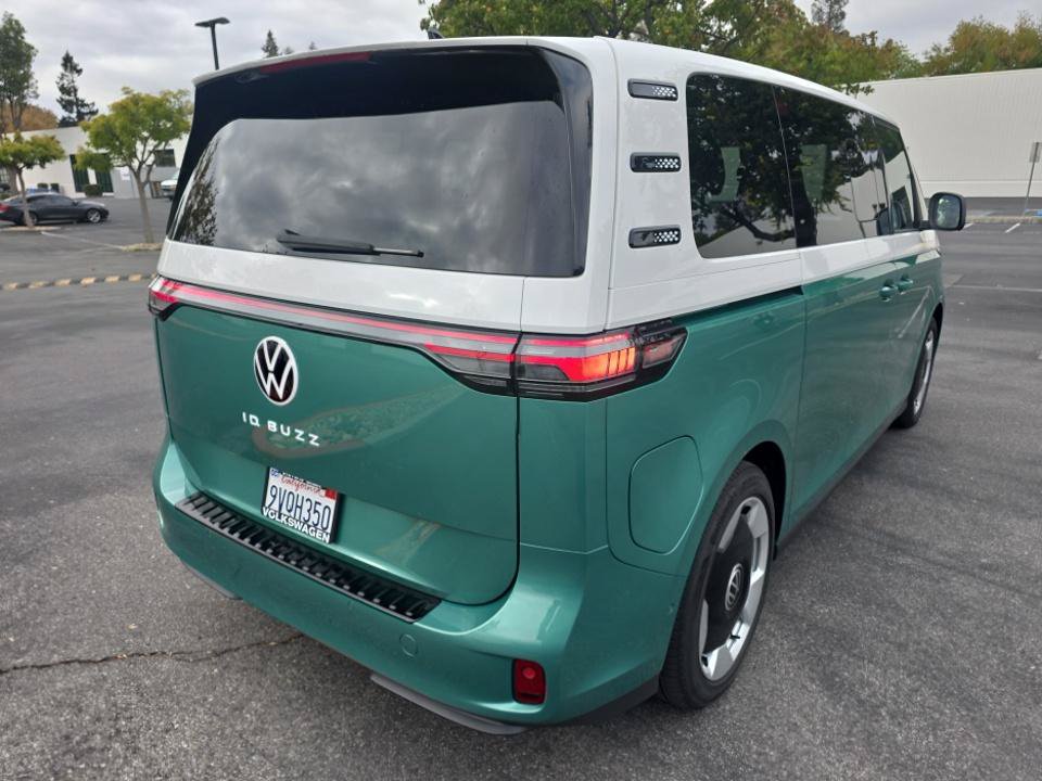 Used 2025 Volkswagen ID. Buzz Pro S Plus RWD image 13