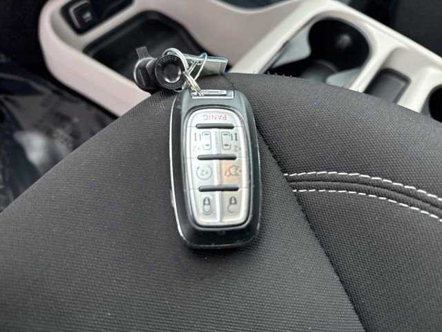 Used 2023 Chrysler Voyager LX FWD image 32