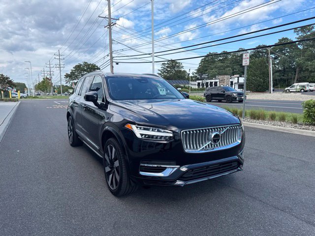 Certified 2025 Volvo XC90 T8 Plus AWD/4WD image 6