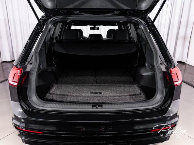 Used 2020 Volkswagen Tiguan SE R-Line FWD image 11